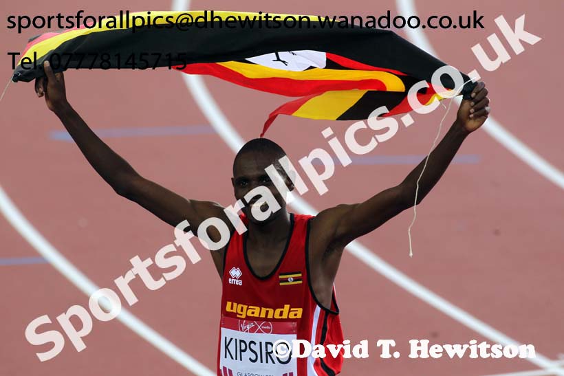 Moses Kipsiro (Uganda) wins the mens 10000 metres at the Commonwealth Games, Glasgow. Photo: David T. Hewitson/Sports for All Pics
